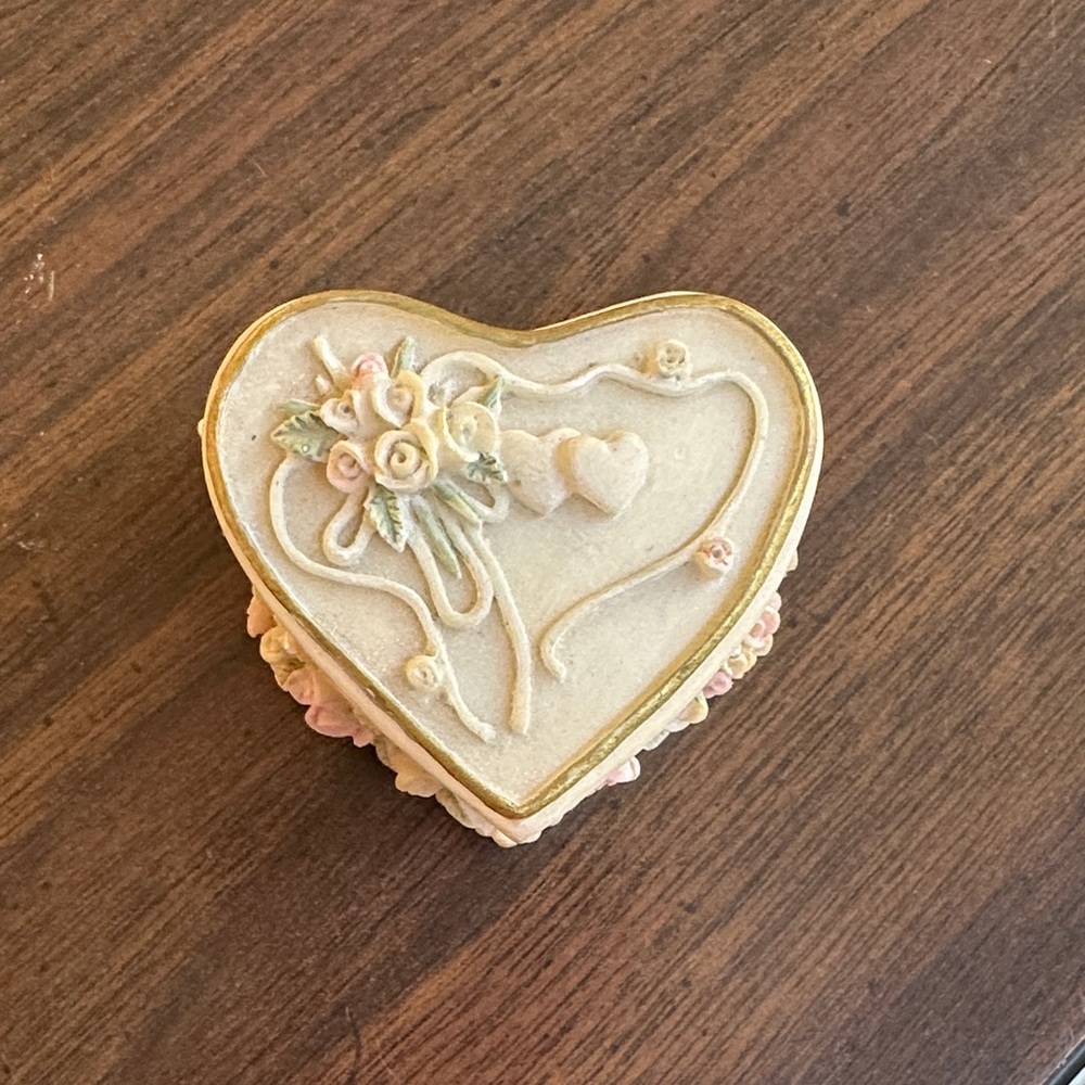 Heart-Shaped Floral Trinket Box with Roses and Ribbons. Very small 2x2x1